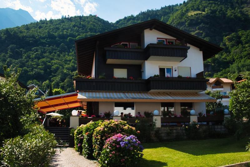 Bed and Breakfast Cafe Rudi Living Partschins Exterior foto