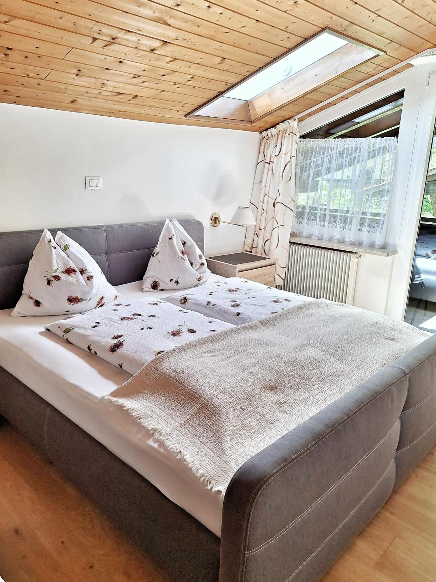 Bed and Breakfast Cafe Rudi Living Partschins Exterior foto
